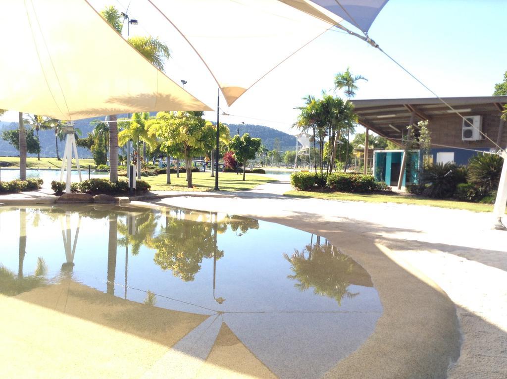 Studio Apartment With Seaview Airlie Beach Exterior photo
