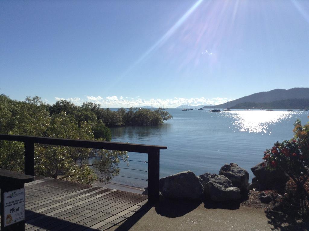 Studio Apartment With Seaview Airlie Beach Exterior photo