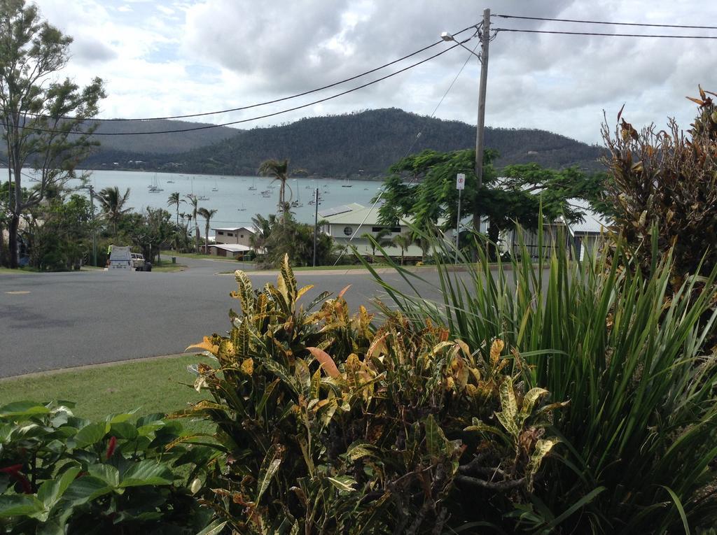 Studio Apartment With Seaview Airlie Beach Exterior photo